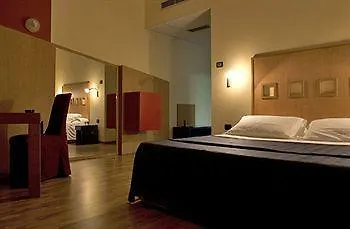 Eco Lodi Отель 3*